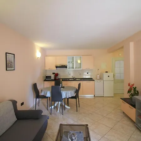 Ferienwohnung In Mit Eigenem Garten * Porec