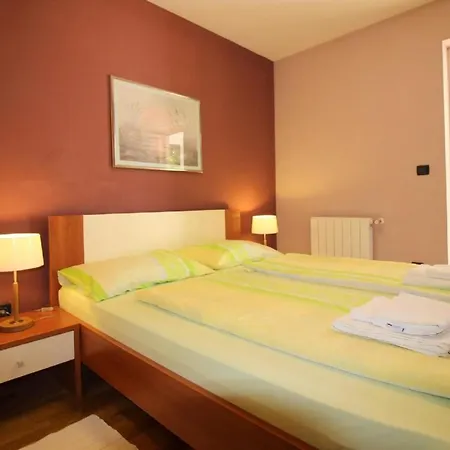 Ferienwohnung In Mit Eigenem Garten *