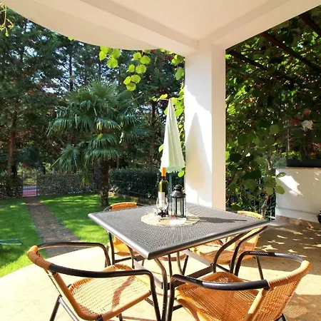 Ferienwohnung In Mit Eigenem Garten * Porec