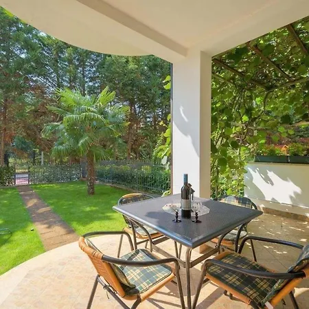 Ferienwohnung In Mit Eigenem Garten Apartment Porec