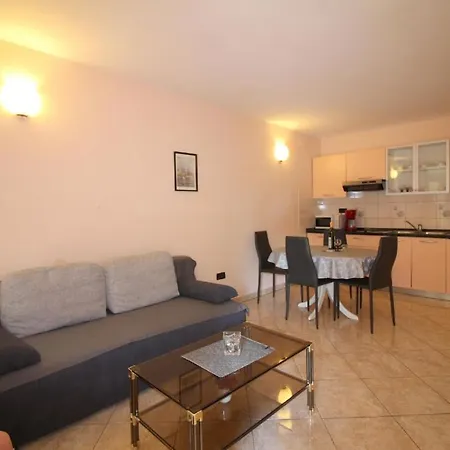 Apartment Ferienwohnung In Mit Eigenem Garten *
